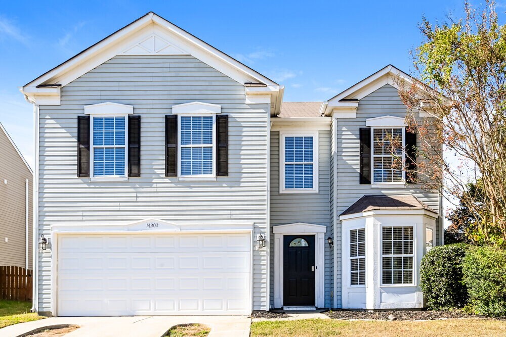 14202 Luscombe Farm Rd in Charlotte, NC - Foto de edificio