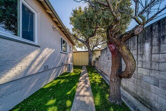 9714 MacArthur Blvd in Oakland, CA - Building Photo - Building Photo