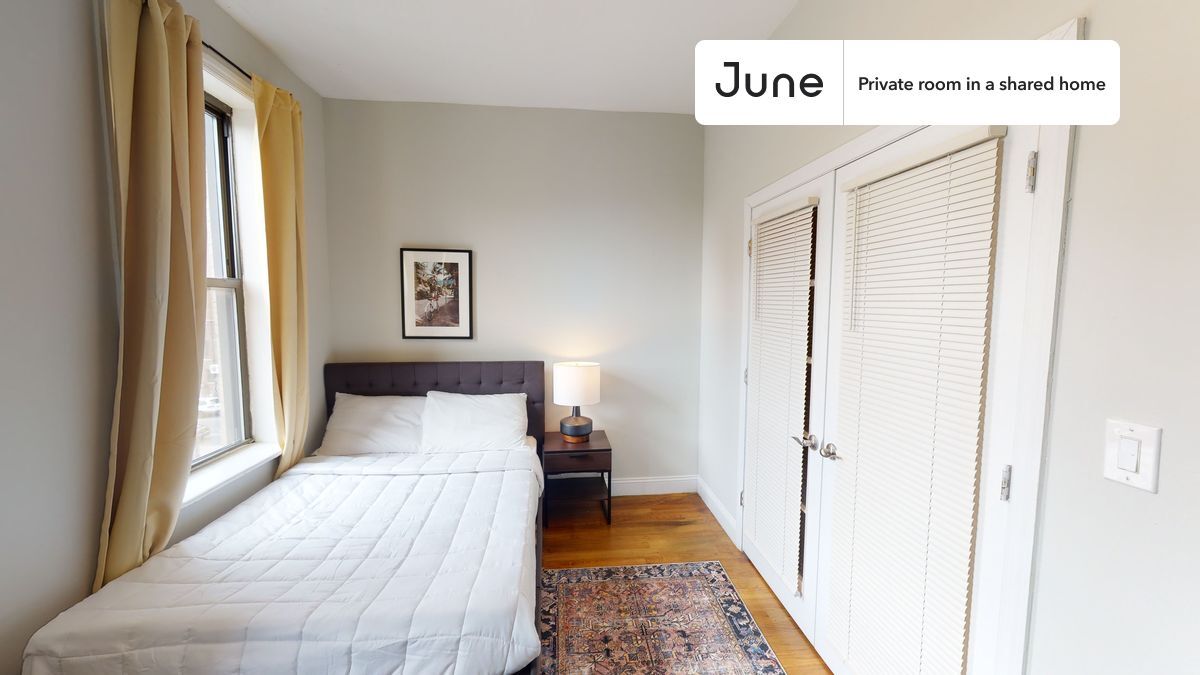 Private bedroom in 4 bed/1 bath Home in New York, NY - Building Photo