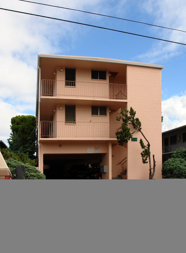 812 Ekela Ave in Honolulu, HI - Building Photo - Building Photo