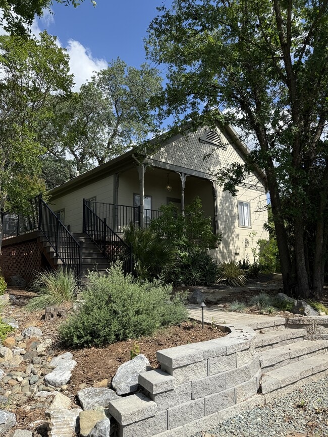 property at 116 S Arroyo Seco St