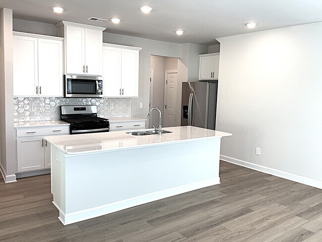 548 Crowder Pl in Simpsonville, SC - Building Photo - Building Photo