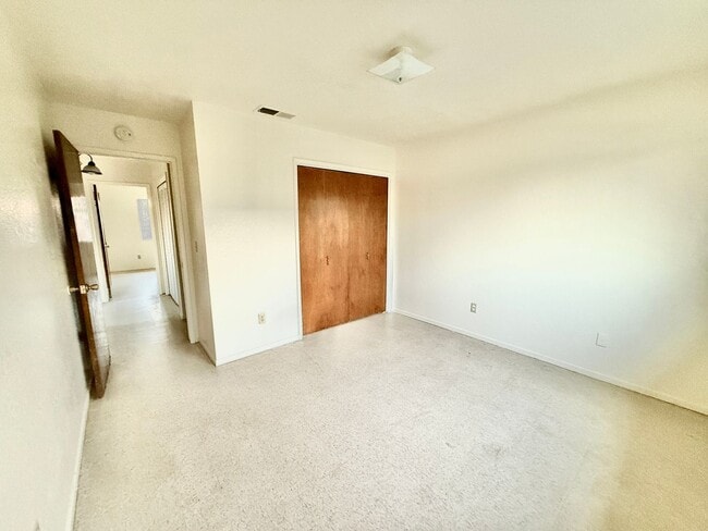 2041 W Della Ave in Porterville, CA - Building Photo - Building Photo