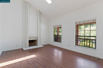332 Cameron Cir in San Ramon, CA - Building Photo - Building Photo