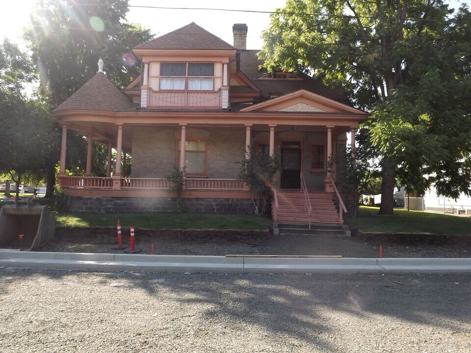 428 SE Byers Ave in Pendleton, OR - Building Photo