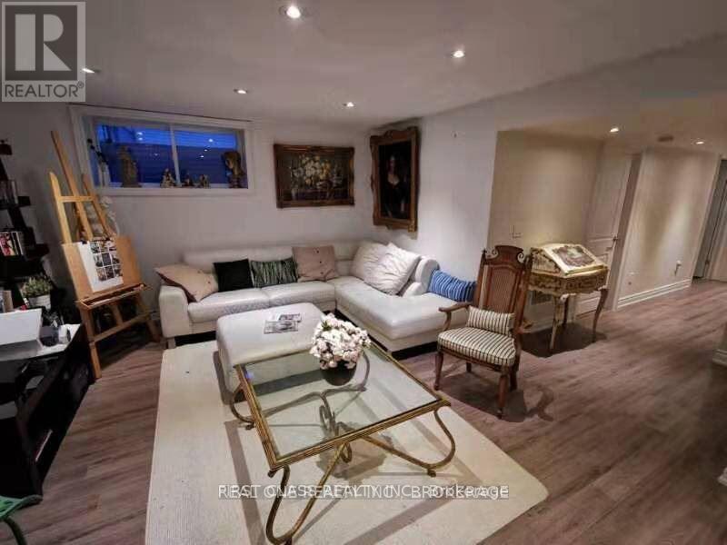 39 Shamokin Dr in Toronto, ON - Building Photo