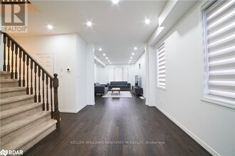 44 Saddlebrook Ct in Kitchener, ON - Building Photo - Building Photo