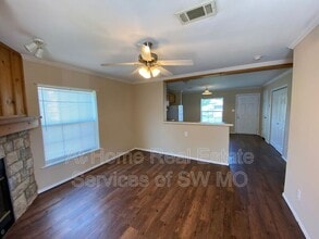 501 W Warren Ave in Ozark, MO - Building Photo - Building Photo