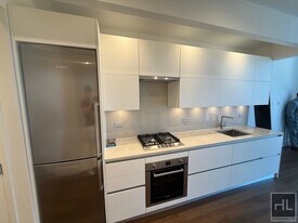 East 44th Street, Unit 40K in New York, NY - Building Photo