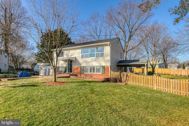 1206 Riggs Ct in Woodbridge, VA - Foto de edificio - Building Photo