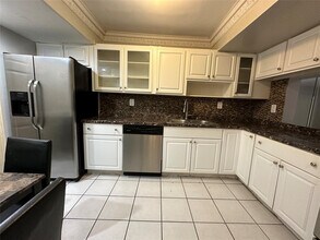 6630 Racquet Club Dr in Lauderhill, FL - Building Photo - Building Photo