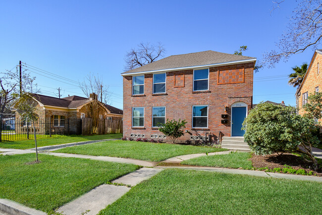 2916 Arbor St, Unit A in Houston, TX - Building Photo - Building Photo