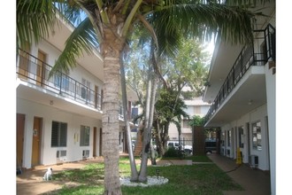 Rocco Apartments in Miami Beach, FL - Building Photo - Building Photo