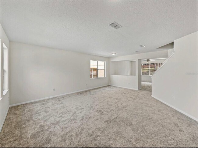 143 Alfani St in Davenport, FL - Foto de edificio - Building Photo