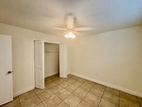2633-2635 NW 9th Ave in Wilton Manors, FL - Building Photo - Building Photo