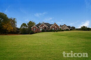 609 Kristen Ct in Mcdonough, GA - Building Photo