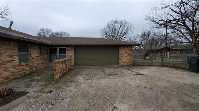 1108 S Valentine Dr in Sherman, TX - Building Photo - Building Photo