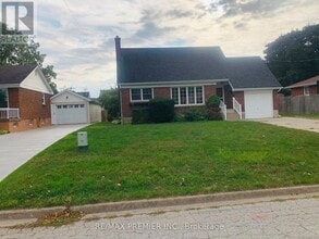 24 Simonton Dr in Chatham, ON - Building Photo - Building Photo