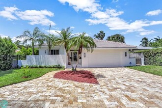 513 S Riverside Dr in Pompano Beach, FL - Building Photo - Building Photo