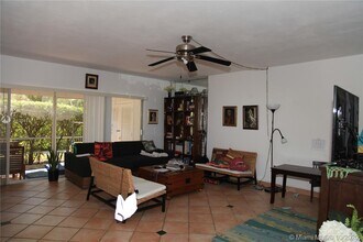 204 Sunrise Dr-Unit -204A in Key Biscayne, FL - Foto de edificio - Building Photo