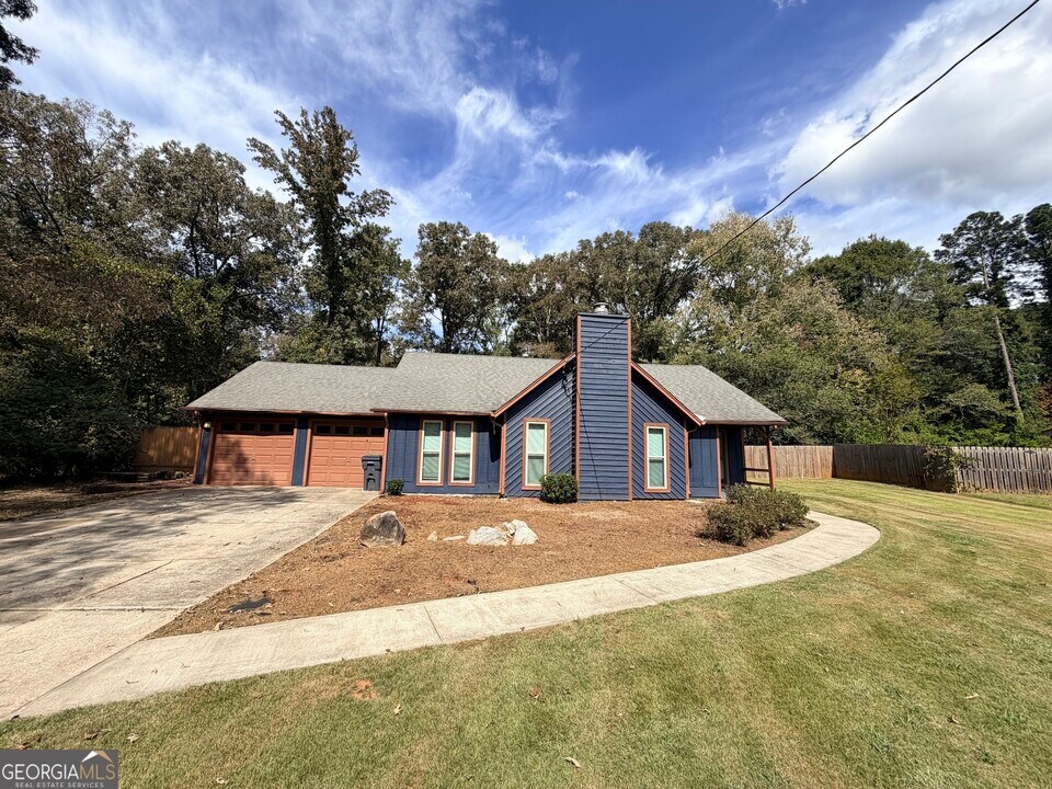 1228 Maggie Ln SE in Conyers, GA - Building Photo