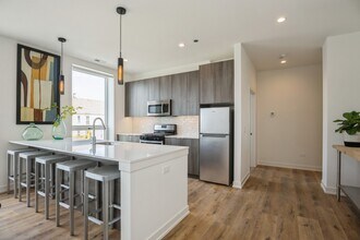 2803 W Henderson St in Chicago, IL - Building Photo - Building Photo
