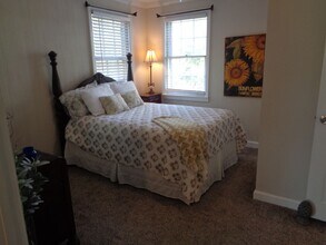 608 Knollwood St in Winston-Salem, NC - Building Photo - Building Photo