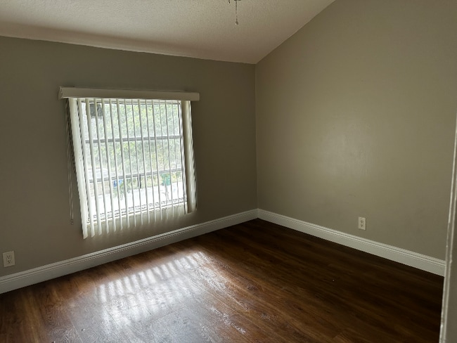 10515 NW 37th St in Coral Springs, FL - Foto de edificio - Building Photo