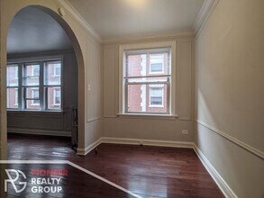542 W Surf St, Unit N2 in Chicago, IL - Building Photo - Building Photo