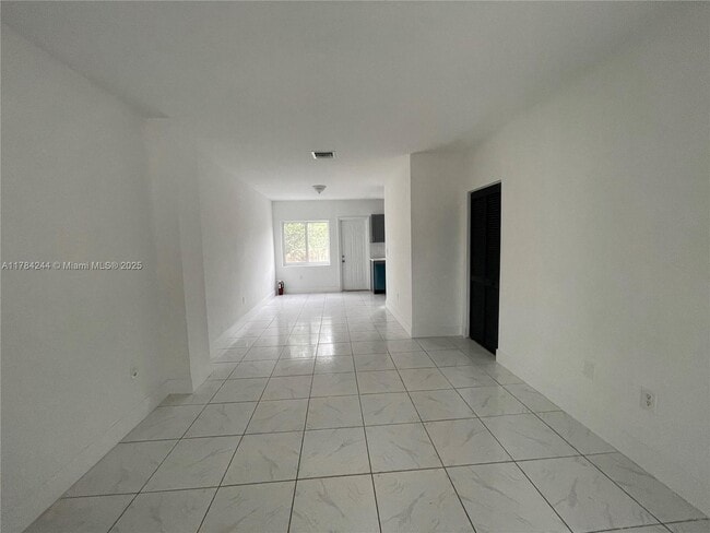 475 NW 83rd St in Miami, FL - Building Photo - Building Photo