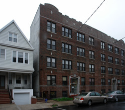 38 W 29th St in Bayonne, NJ - Building Photo - Building Photo