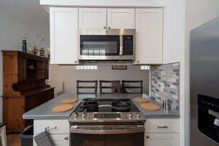 1110 13th St N, Unit 1110.5 13th Street N in St. Petersburg, FL - Building Photo