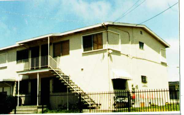 300 36th St in Richmond, CA - Building Photo