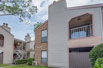 2025 Augusta Dr in Houston, TX - Building Photo - Building Photo