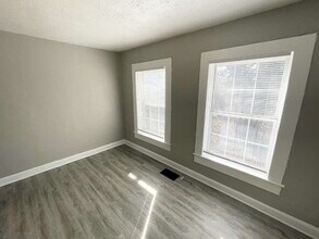 2627 S Goodlet Ave in Indianapolis, IN - Foto de edificio - Building Photo