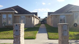 1906 Horsetail Fls, Unit B in Edinburg, TX - Building Photo