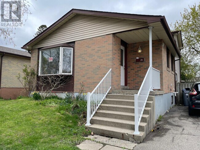 26 Carberry Crescent in Brampton, ON - Building Photo - Building Photo
