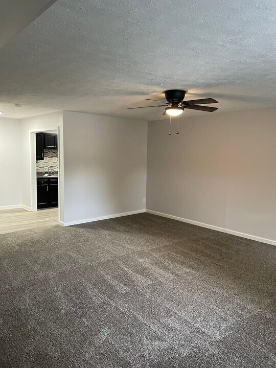 380 Main Cross St in Charlestown, IN - Building Photo