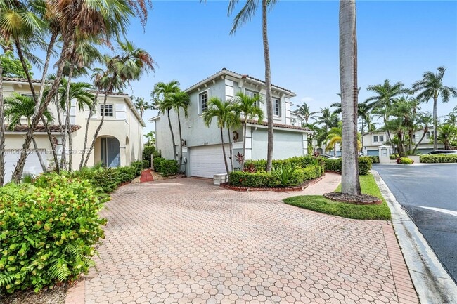 3015 NE 208th St in Aventura, FL - Building Photo - Building Photo