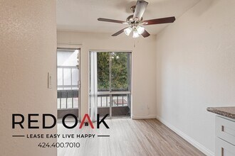 17830 Sherman Way in Los Angeles, CA - Building Photo - Building Photo