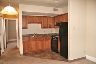 Osage Apartments in Arkansas City, KS - Building Photo - Building Photo