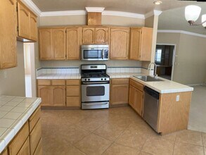 3625 Jarena Dr in Modesto, CA - Building Photo - Building Photo