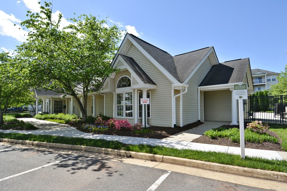 Ashburn Meadows Apartments in Ashburn, VA