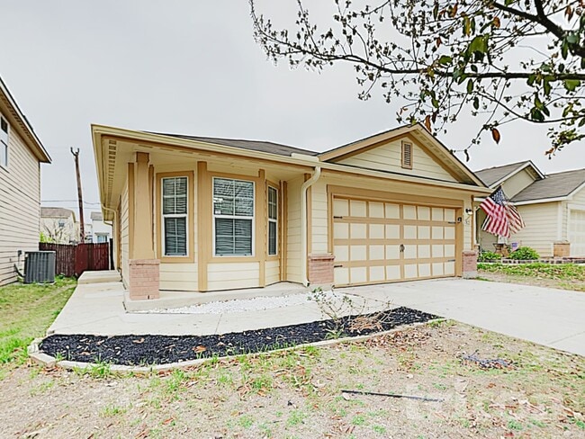 9822 Vandenberg Way in San Antonio, TX - Foto de edificio - Building Photo