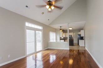 8301 Tonawanda Dr in Charlotte, NC - Building Photo - Building Photo