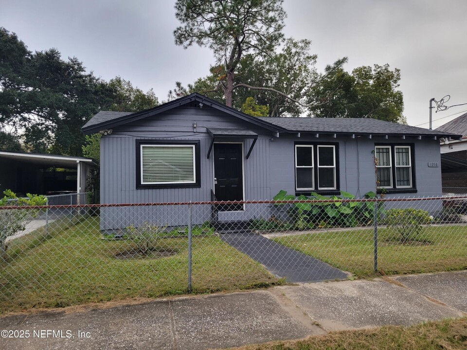 1216 W 24th St in Jacksonville, FL - Building Photo