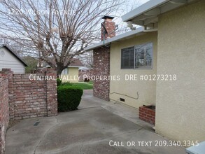 1220 Wilson Ave in Tracy, CA - Building Photo - Building Photo