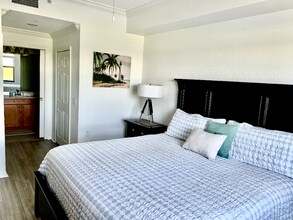 7015 River Hammock Dr, Unit 304 in Bradenton, FL - Foto de edificio - Building Photo