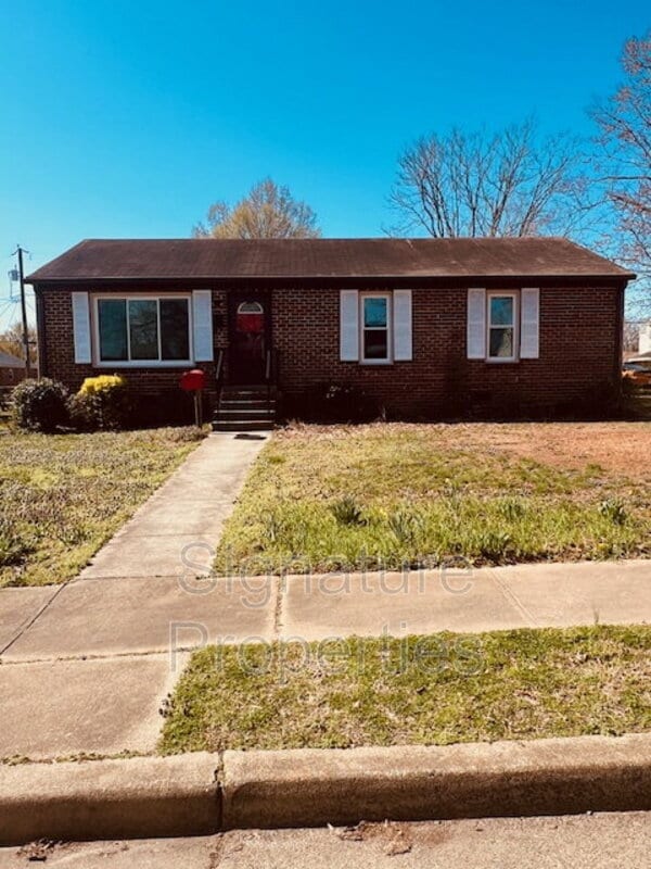 property at 1805 Maplewood Ave