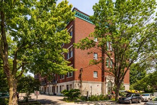 Le Plateau Coopérative d’Habitation in Montréal, QC - Building Photo